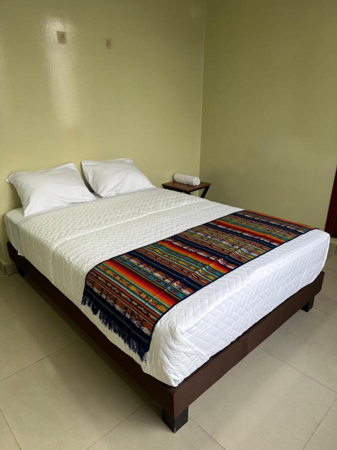 Hostal Marin Central กีโต ภายนอก รูปภาพ