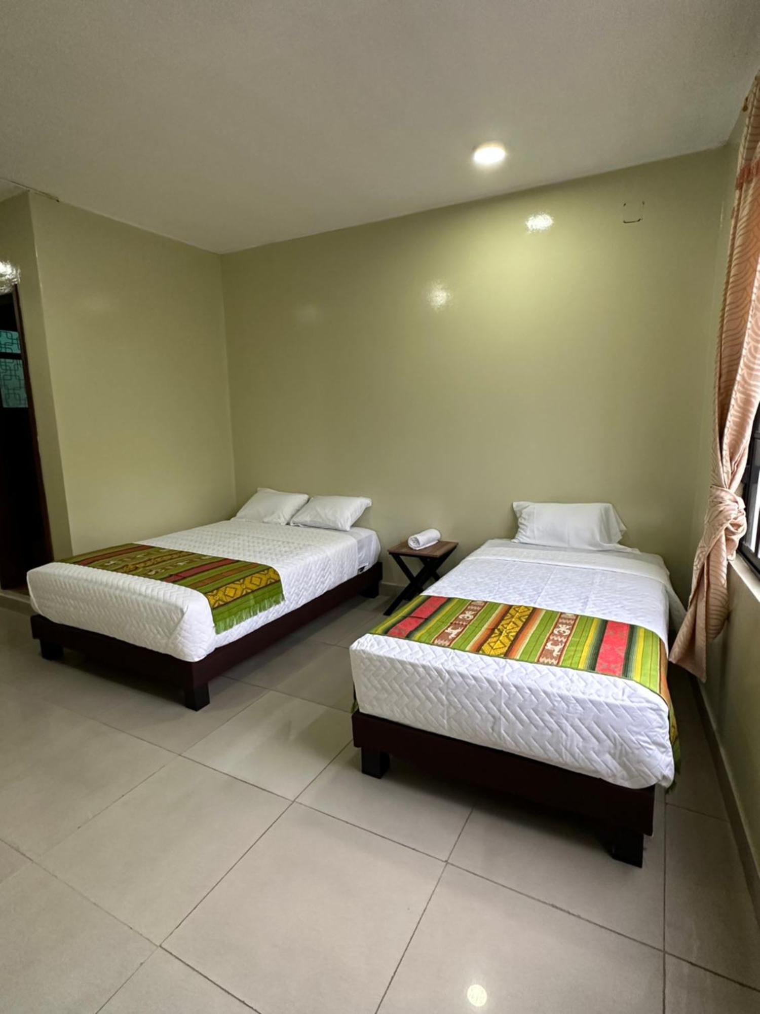 Hostal Marin Central กีโต ภายนอก รูปภาพ