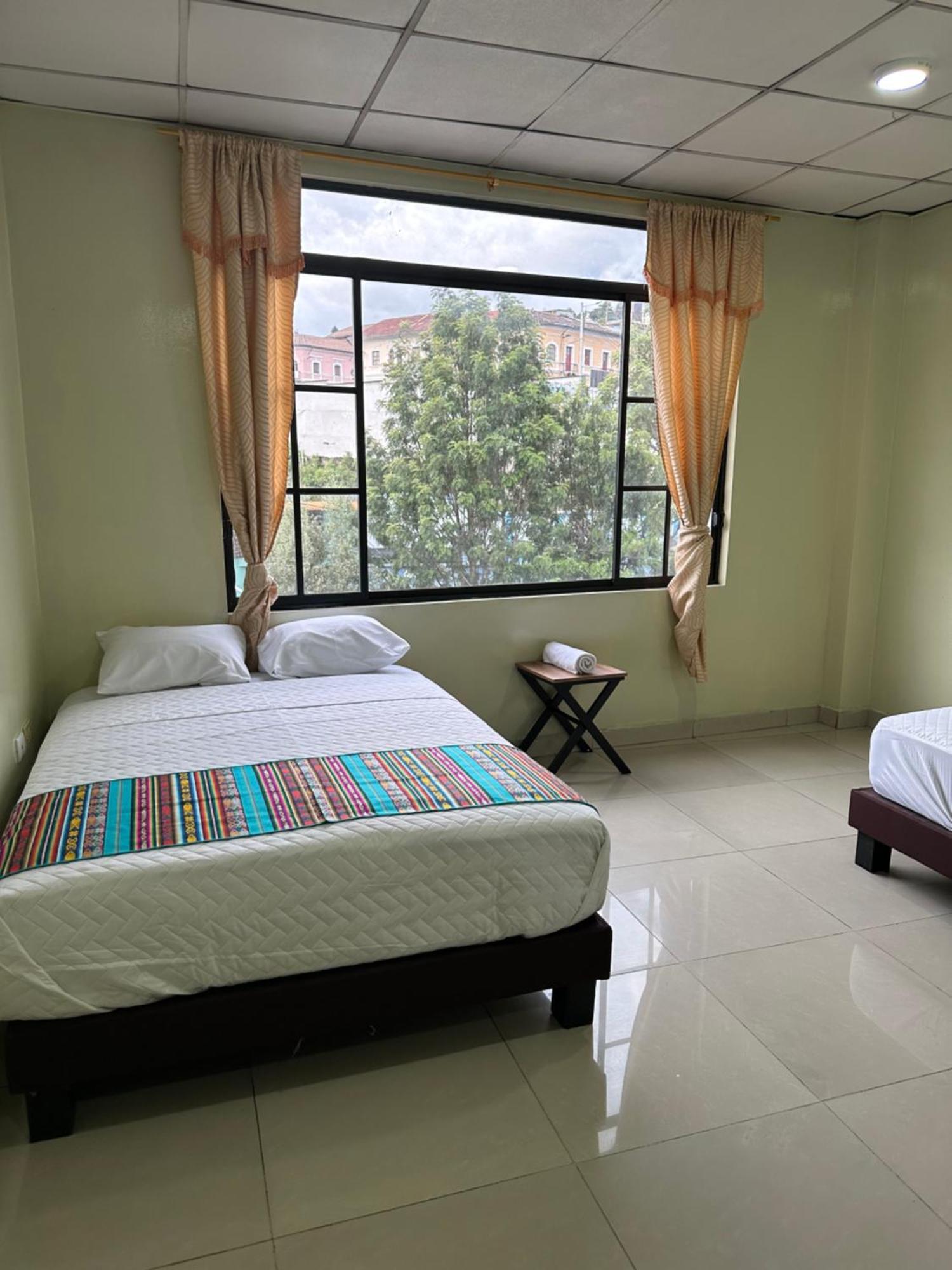Hostal Marin Central กีโต ภายนอก รูปภาพ
